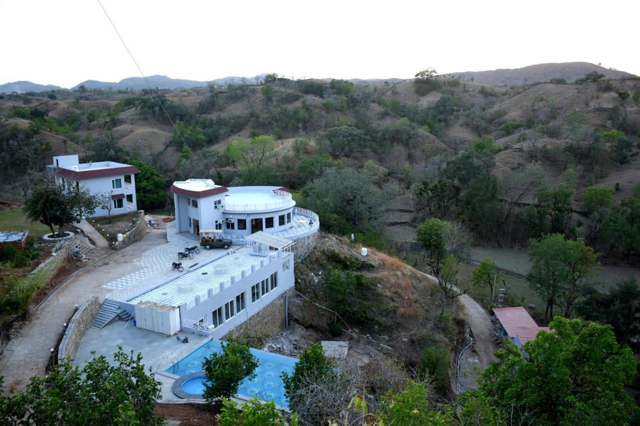 The Sky Imperial Pavoreal Jungle Resort Kumbhalgarh Exterior photo