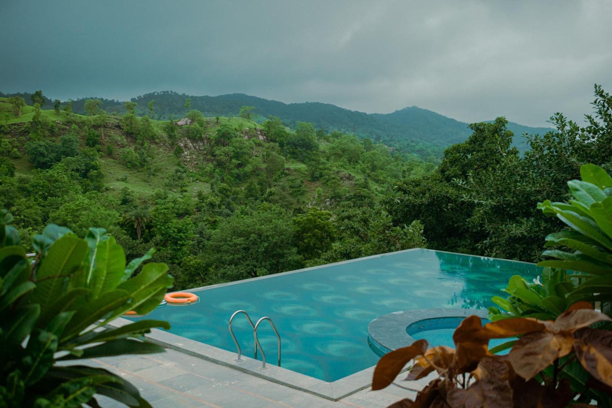The Sky Imperial Pavoreal Jungle Resort Kumbhalgarh Exterior photo