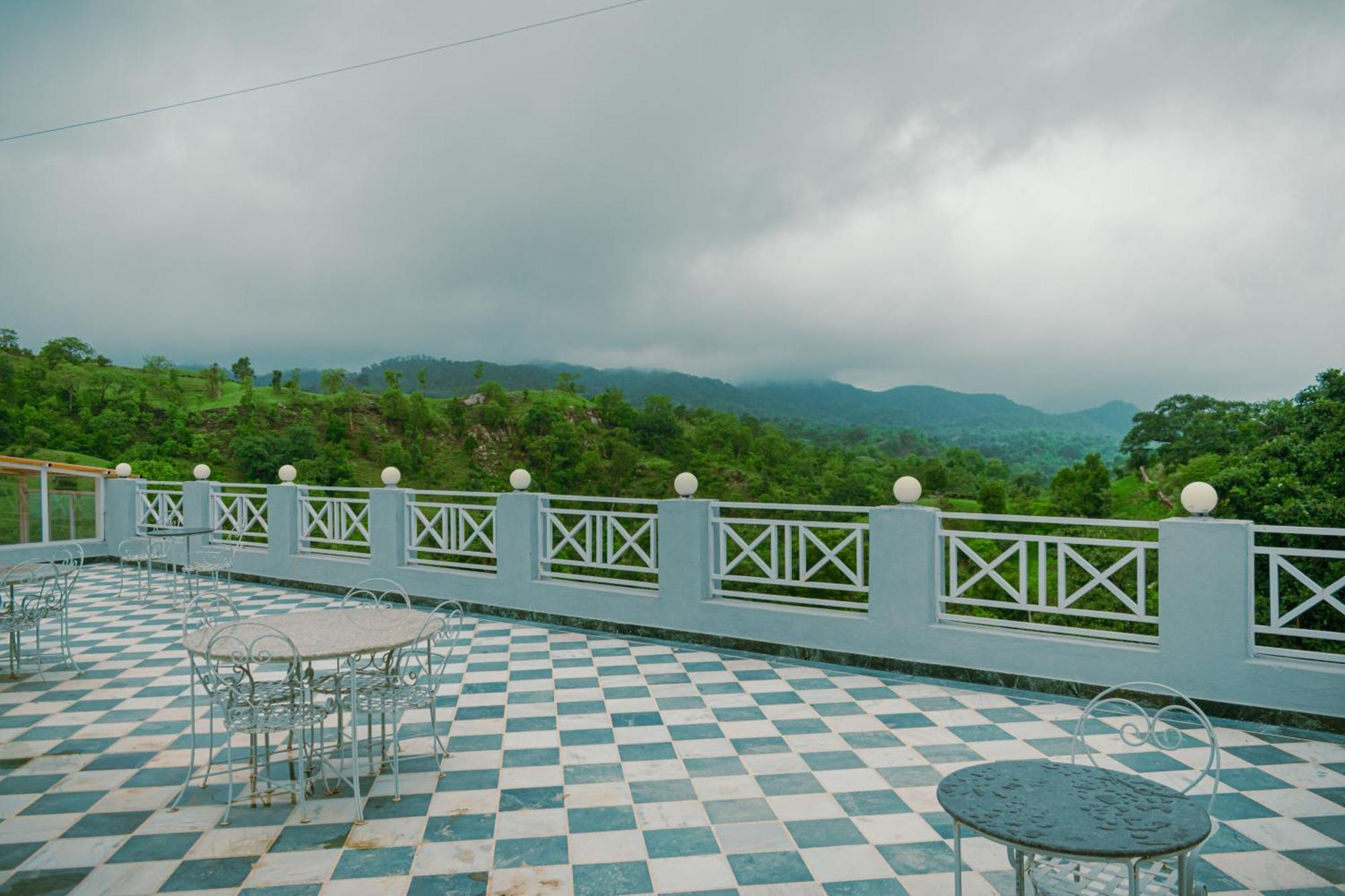 The Sky Imperial Pavoreal Jungle Resort Kumbhalgarh Exterior photo